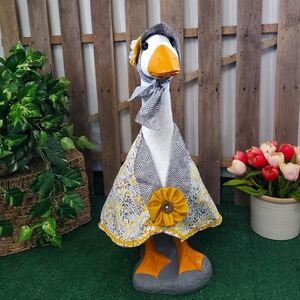 Large Porch Goose Outfit Yellow Floral New